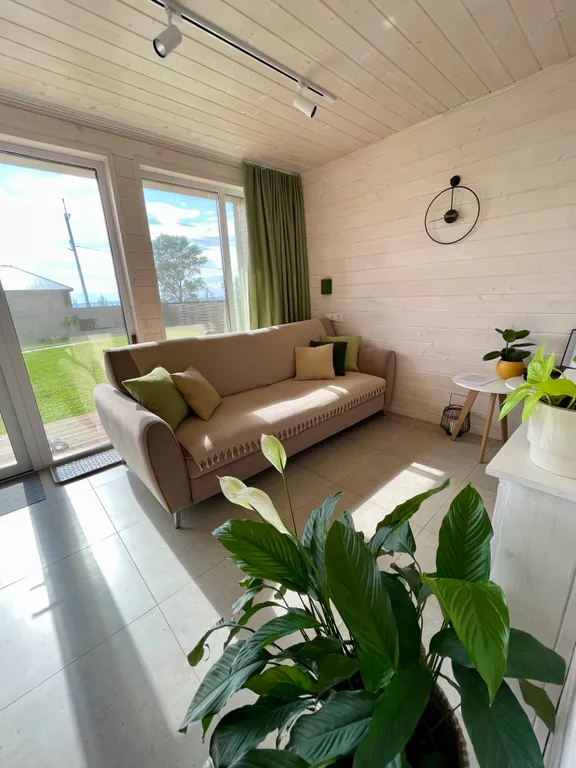 Уютный Cube House с видом на Волгу