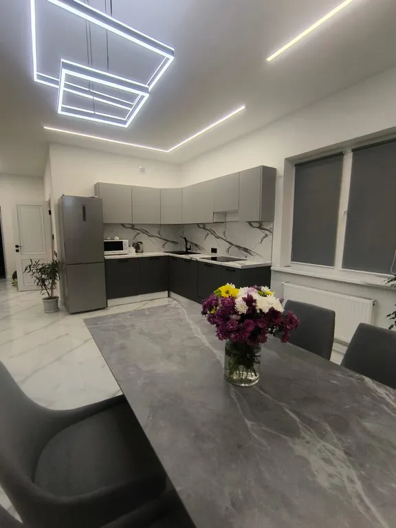 Коттедж Новый дом с тёплым бассейном во дворе — Елизаветинская