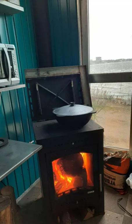 Эллинг на самом берегу Азовского моря