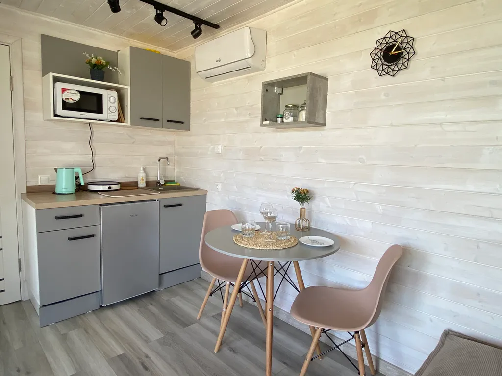 Домик в долине терм с видом на горы