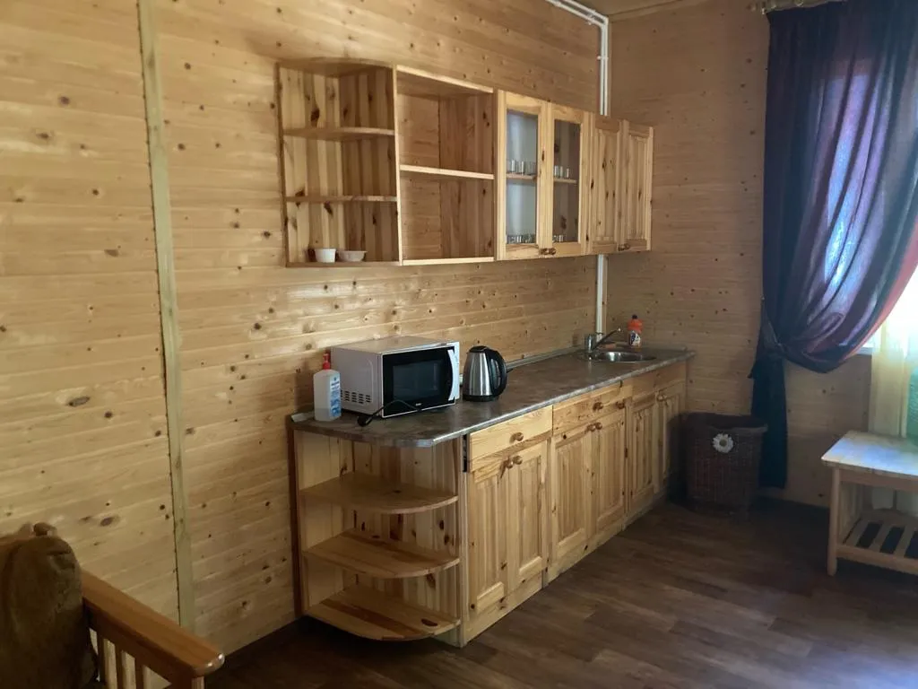 Бревенчатый дом 2 с видом на реку