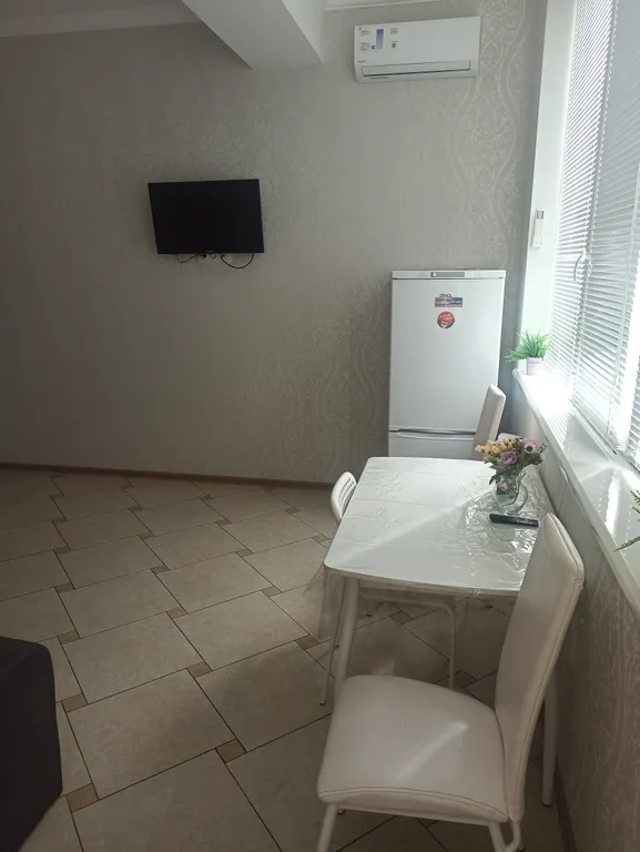 Уютная, трёхкомнатная квартира, с хорошим евроремонтом