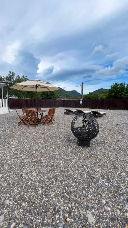 Коттедж Дом с интересным наполнением в Крымской Швейцарии — Орлиное