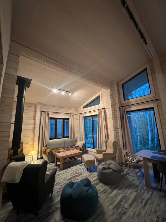 Сказочное шале в лесу