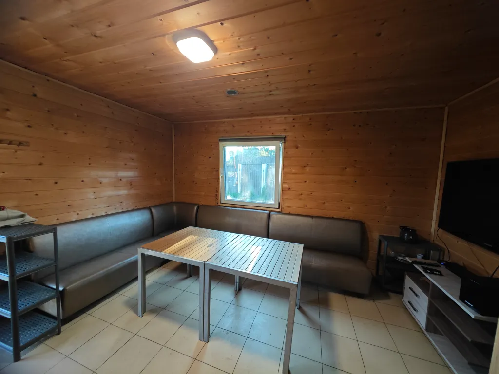 Коттедж с теплым бассейном