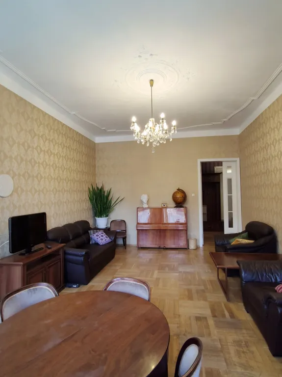 Квартира Квартира с видом на фонтан и анфиладой из трех комнат в центре города — Санкт-Петербург