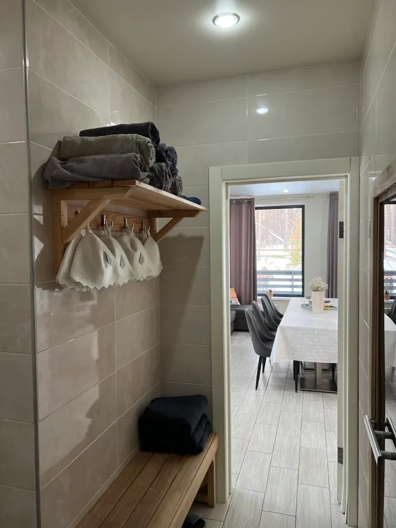 Уютный новый дом у хвойного леса в черте города