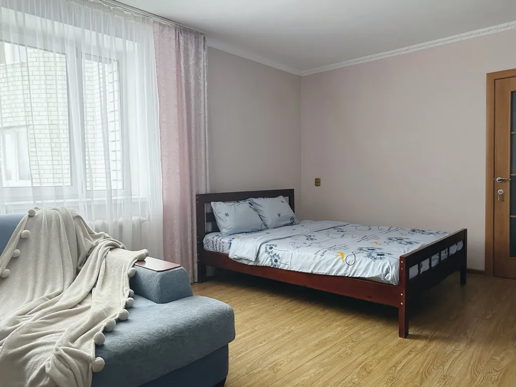 Двухкомнатная квартира с видом на монастыри