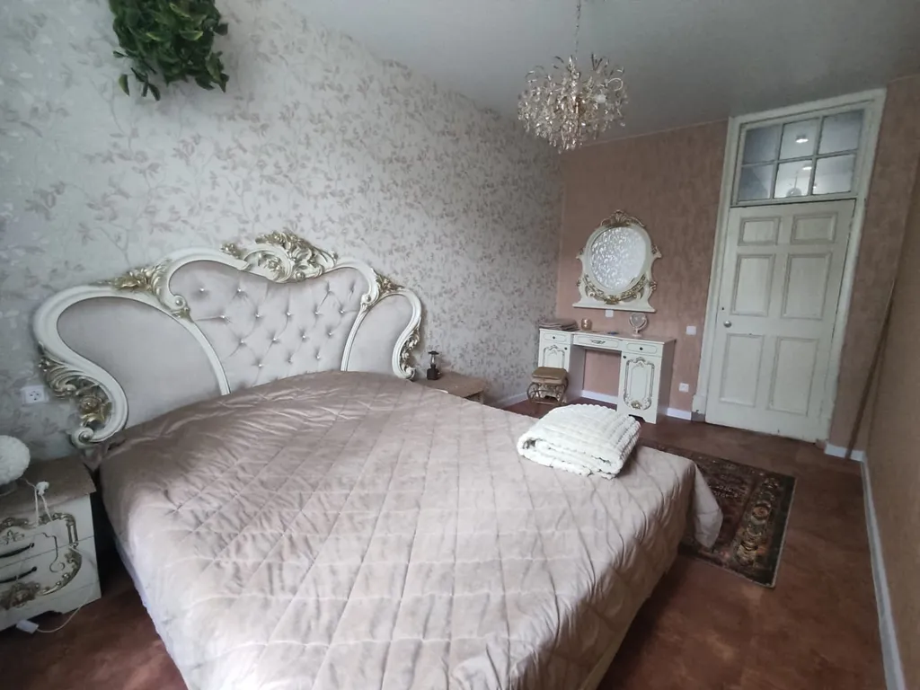 Двушечка у канатки и в старинном доме