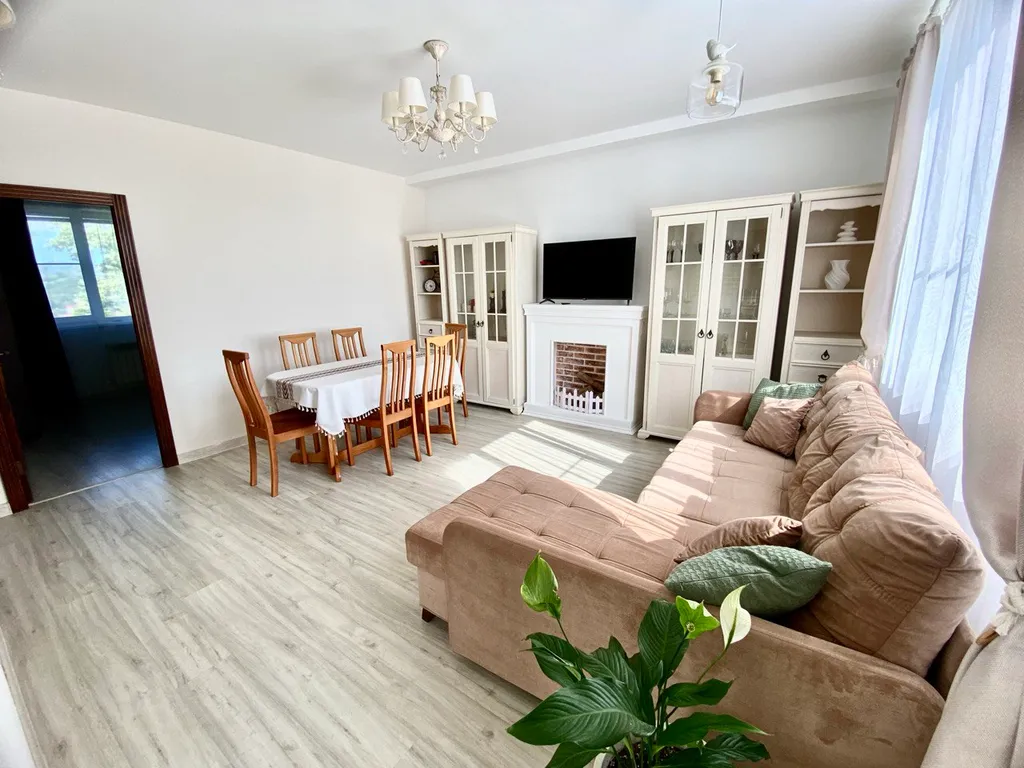 Квартира с бассейном и террасой