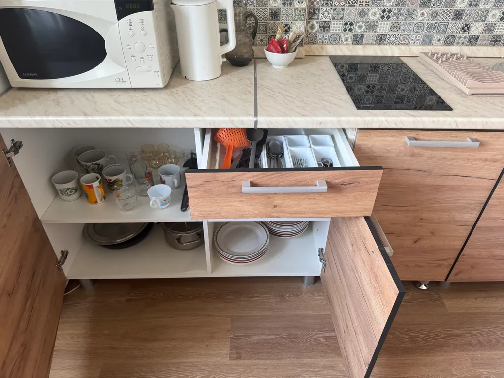 В центре города большая, атмосферная квартира с лужайкой