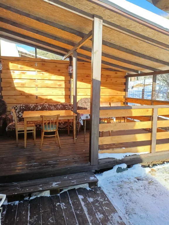 Домик на опушке леса