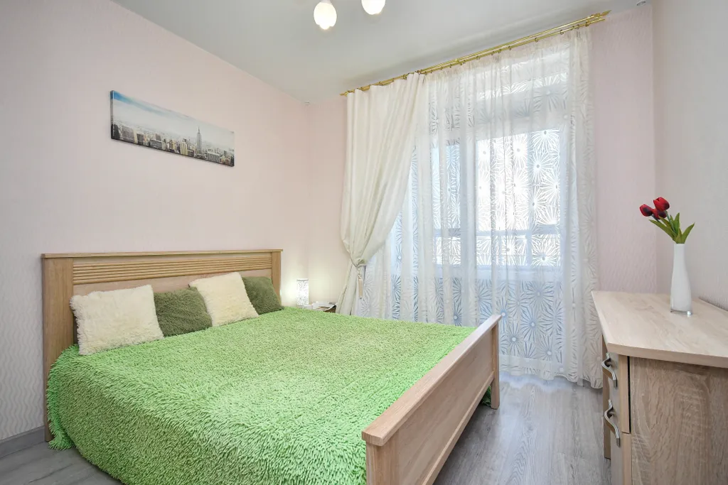 Квартира Квартира Уютная евродвушка в новом доме напротив ТЦ Планета — Красноярск