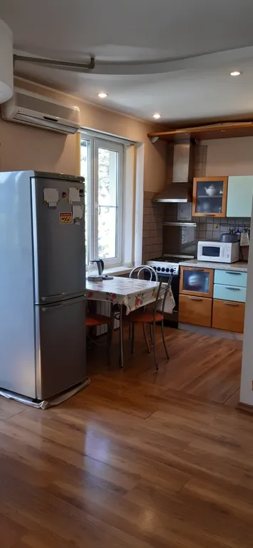 Студия на ялтинской