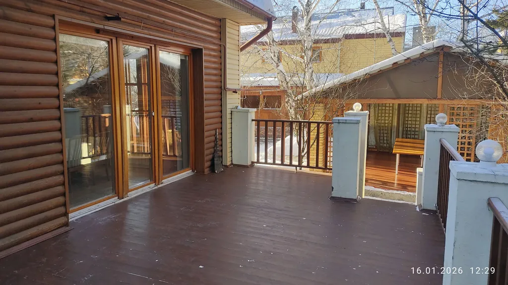 Уютный дом на опушке леса