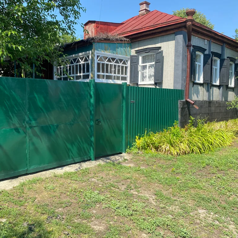 Коттедж Уютный частный дом в спальном тихом районе — аренда посуточно в Богучар