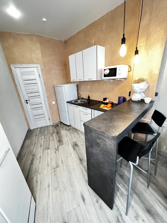 Просторная квартира с Большими Окнами