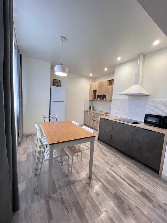 Большая двухкомнатная рядом с жд вокзалом