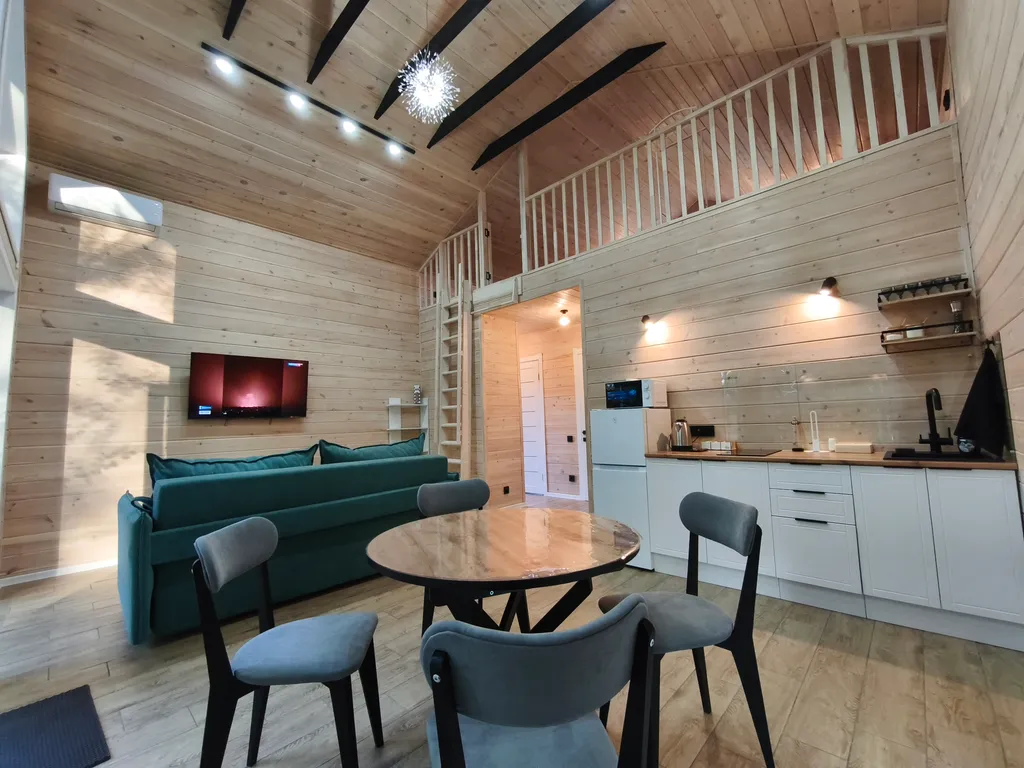 Домик с террасой и мангалом среди природы