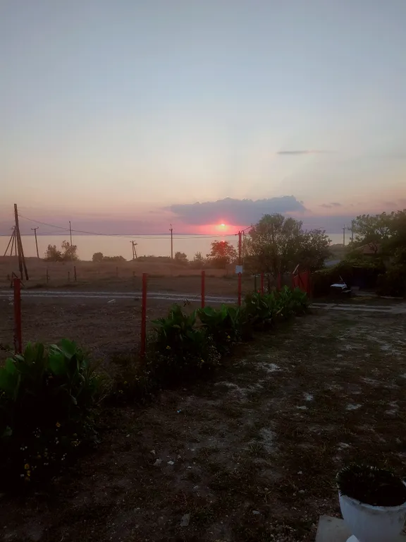 Уютный дом с кухней, на берегу моря