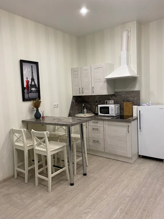 Окно в Париж