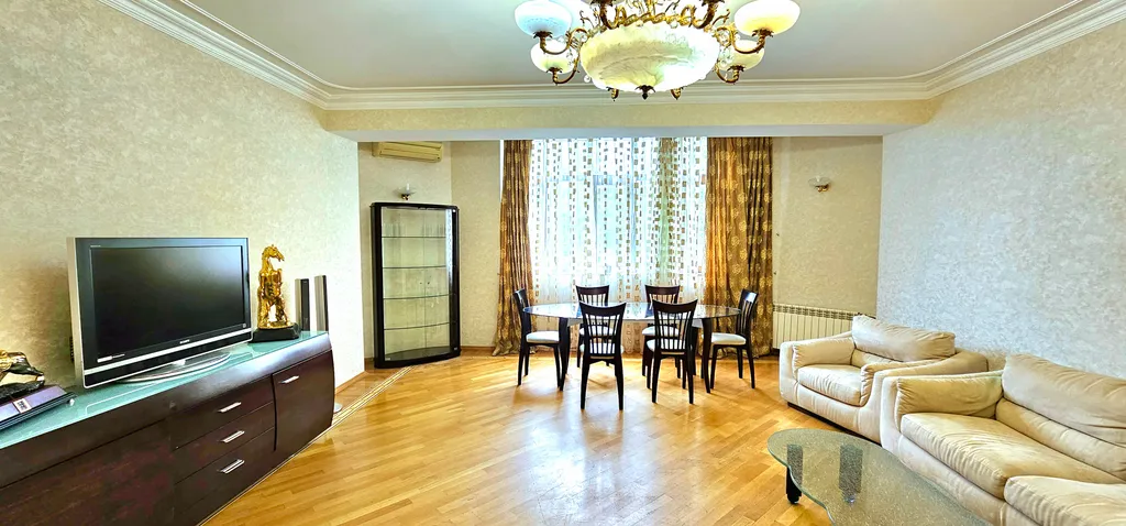 3-комнатная квартира в центре — аренда посуточно в Баку