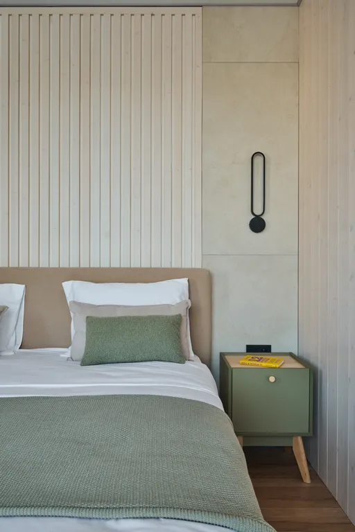 Домик у реки с камином, сауной и чаном