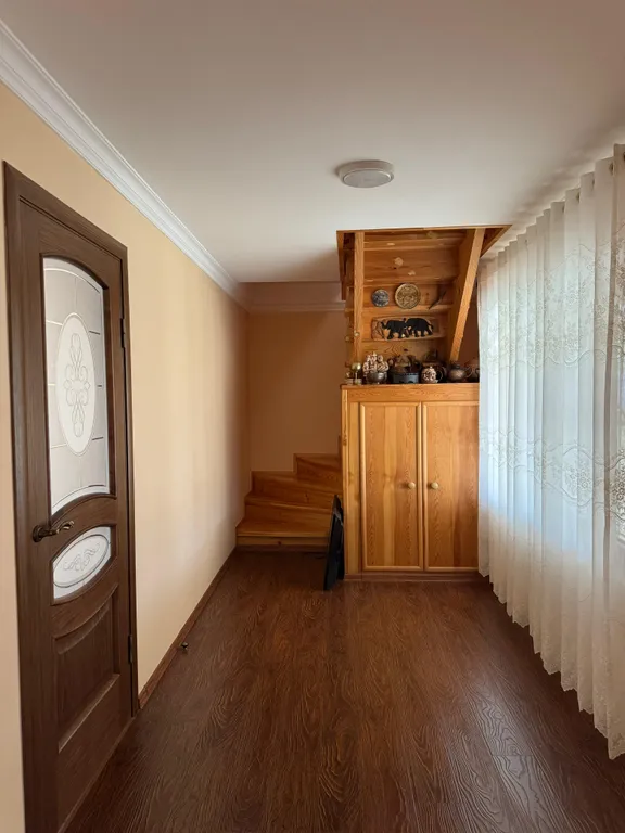 Двухэтажный уютный коттедж на берегу моря с садом