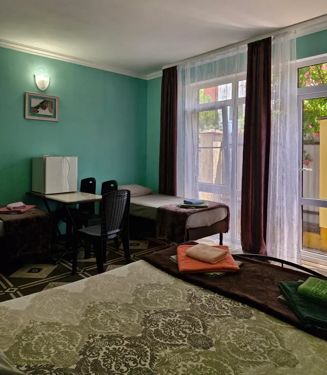 Семейная комната с отдельным выходом во двор