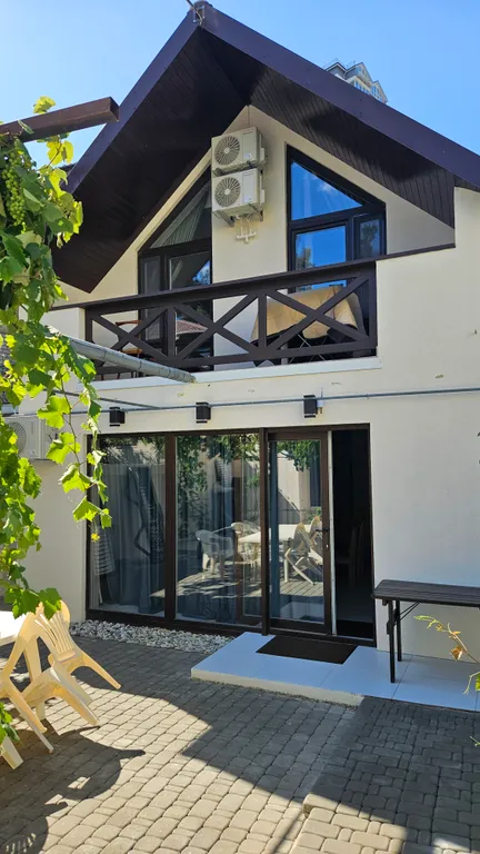 Уютный 2-этажный дом на море