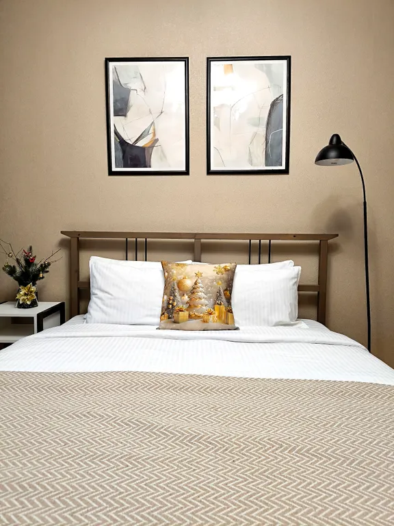 Солнечная двухкомнатная квартира с видом на город