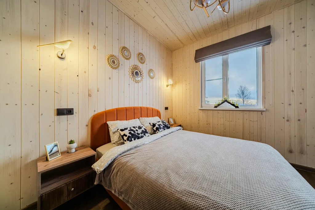 Новый дом с большим столом, кинотеатром, баней