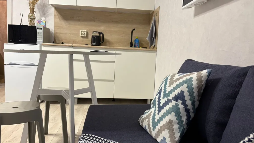 Светлая студия в новостройке на Южном с панорамными окнами