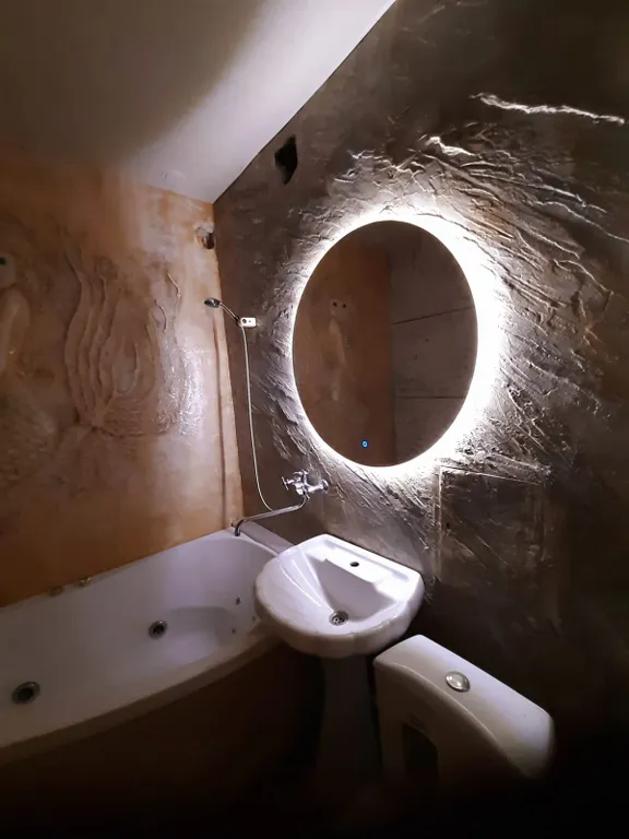 Небольшая двухкомнатная квартира с джакузи недалеко от центра