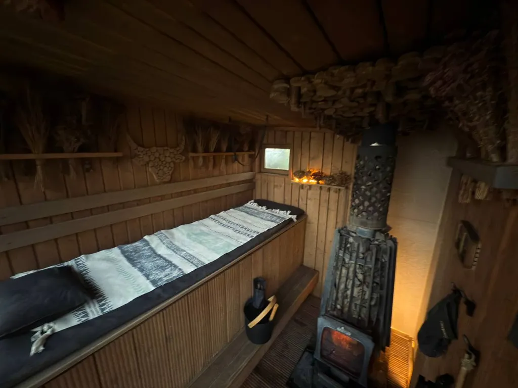 Дом с баней и горячим чаном