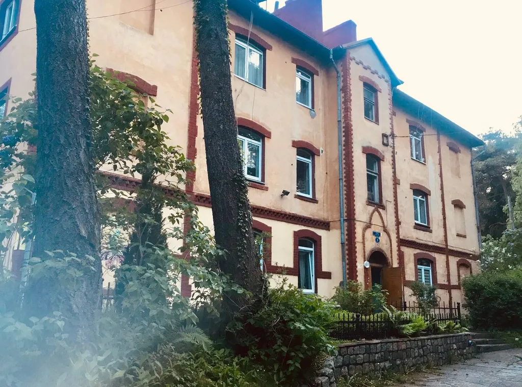 Апартамент в окружении сосен и видом на кирху