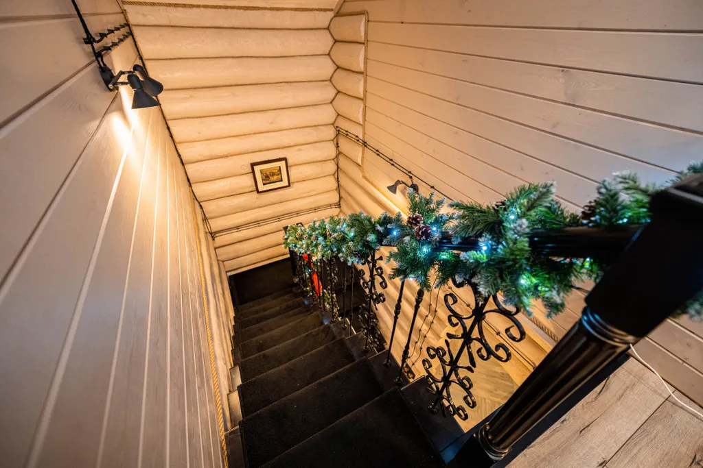 Загородный дом в окружении леса Grovehause