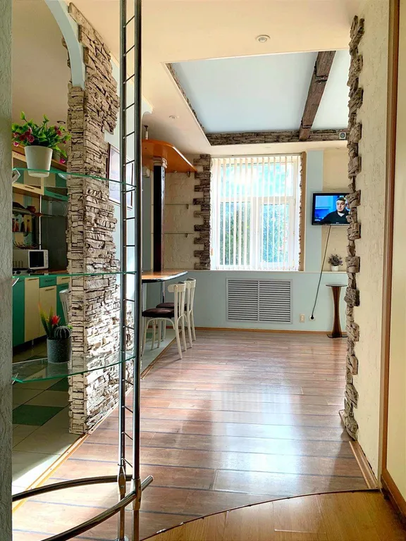 Двухкомнатная квартира с кондиционером в центре города