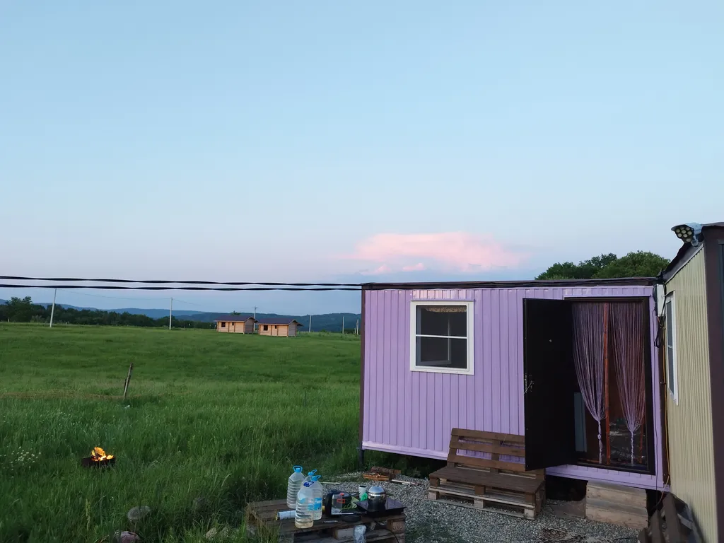 Уютный модульный домик в горах