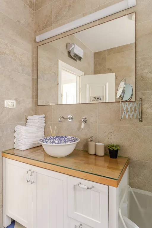 Квартира с балконом с видом на море (Gugel Waves Nahariya)