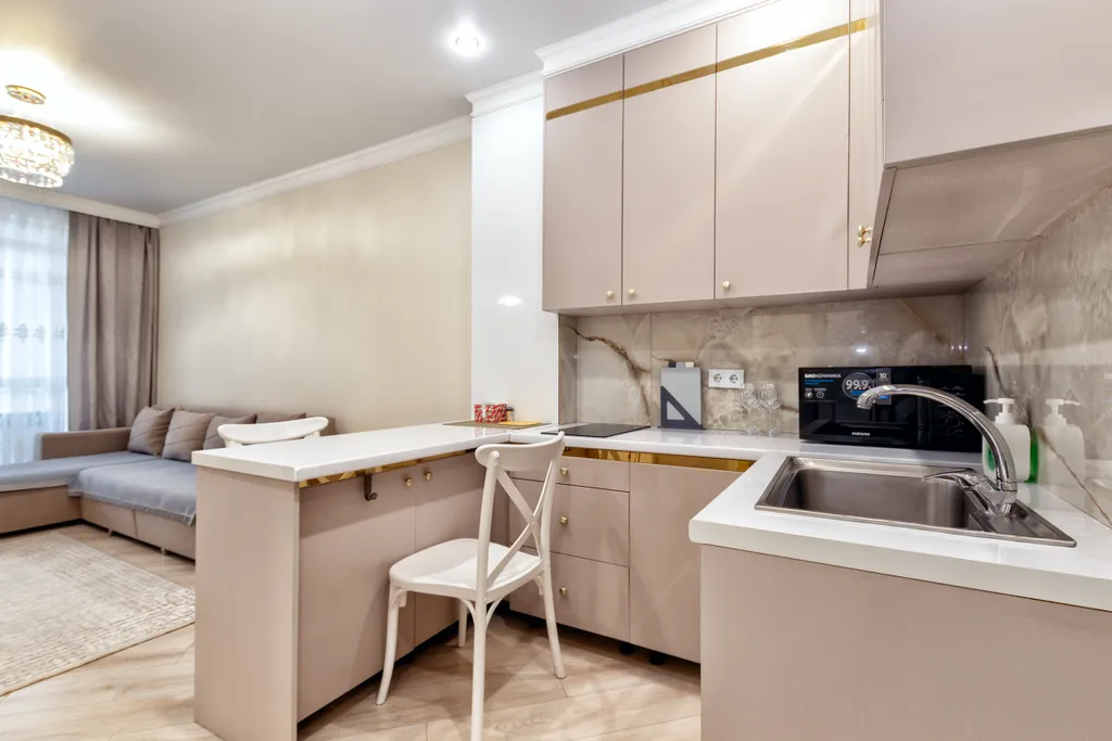 2-комнатная с видом на город возле набережной в старом центре Астаны