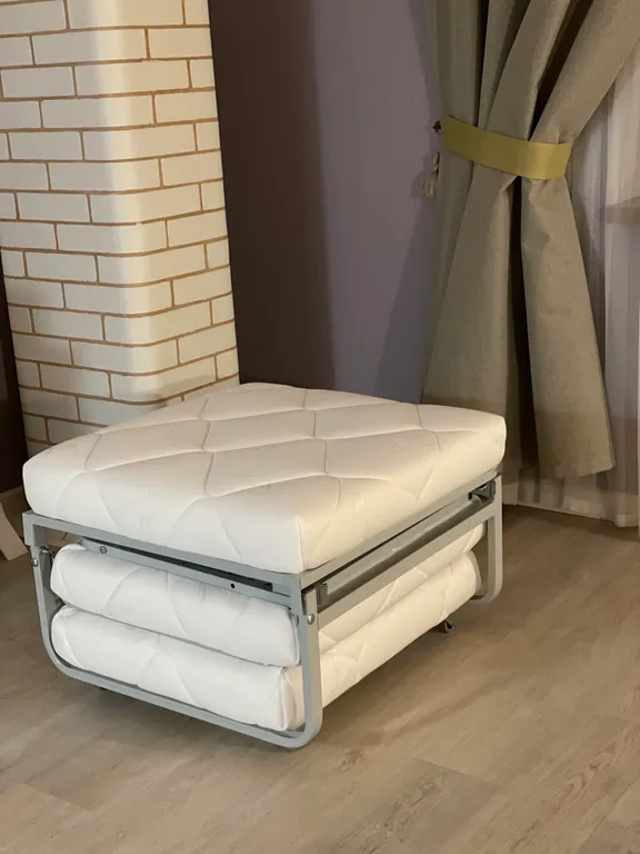 Дом рядом с озером