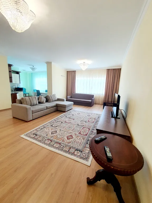 Уютная квартира в самом центре Астаны, с видом с 36 этажа