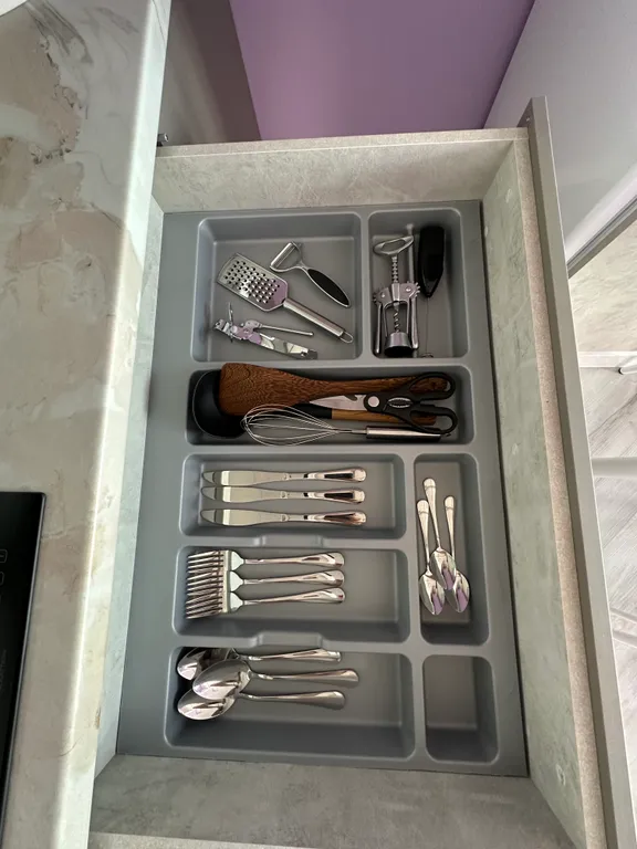 Новые апартаменты, класса комфорт, в центре, с видом на море