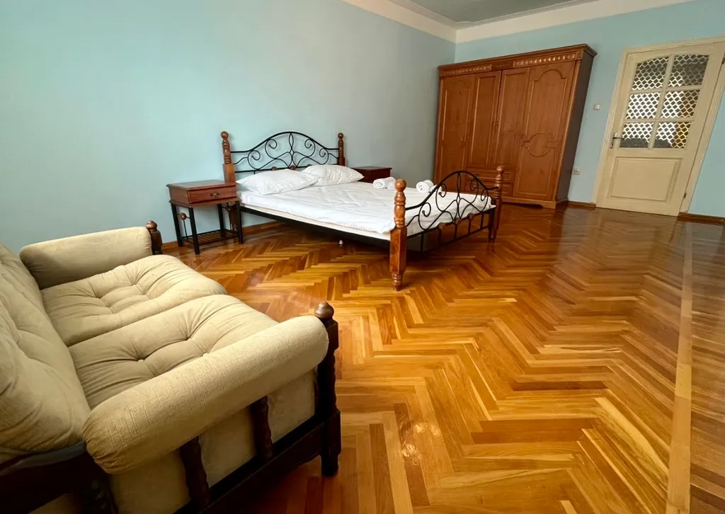 Уютный дом в самом центре города