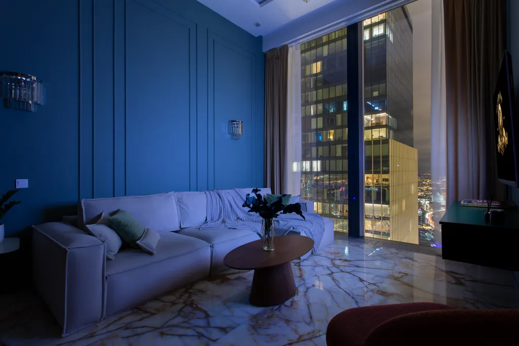 Редкий Пентхаус-формат на 64 этаже, оникс, подсветка, панорамные окна