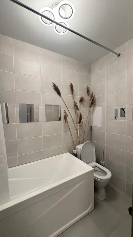 Уютная студия у озера с видом на лес