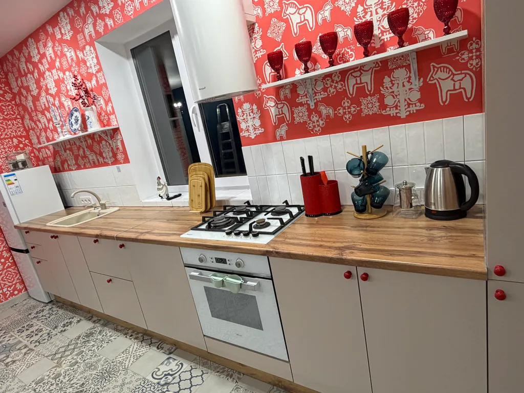 Дом в современном русском стиле рядом с монастырем