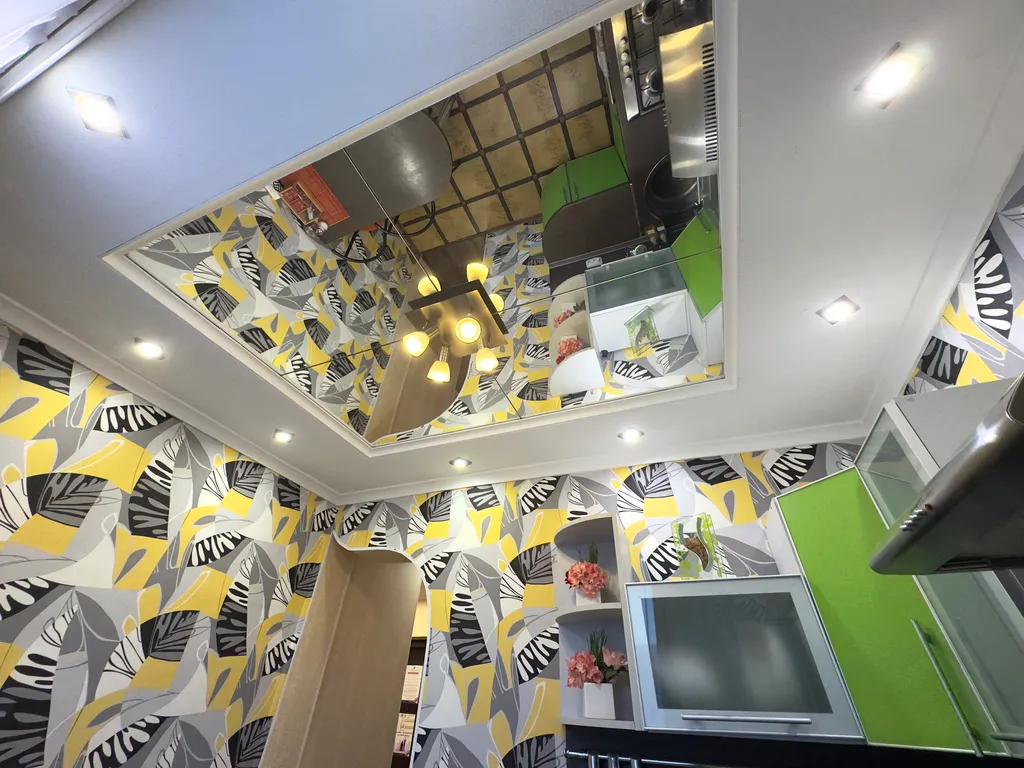 Люксовая двухкомнатная с авторским освещением