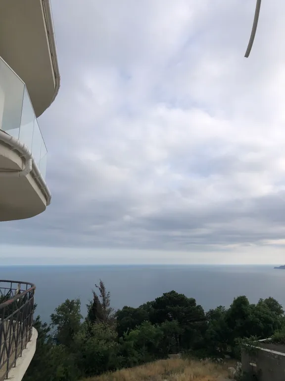 Квартира с видом на море и горы